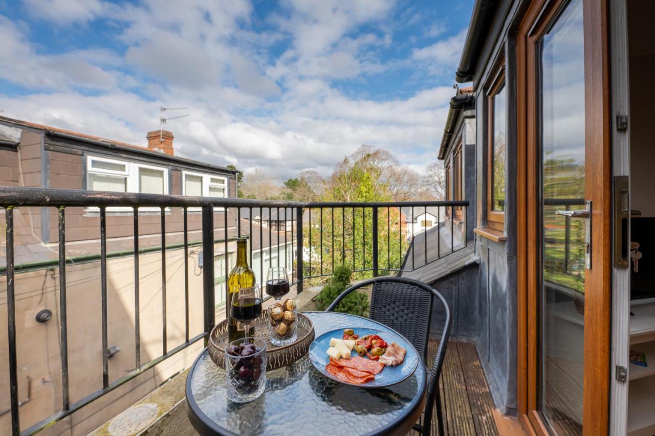 2 Bed - Centre - Free Parking Apartment Cardiff